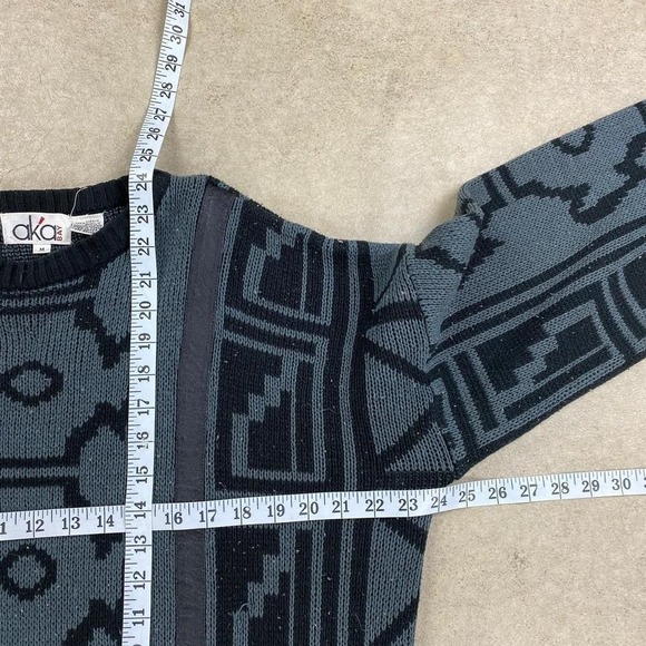 Vintage 90s aka Bay Sweater Size Medium Gray Geometric Tribal Pull Over Boho - Picture 4 of 4